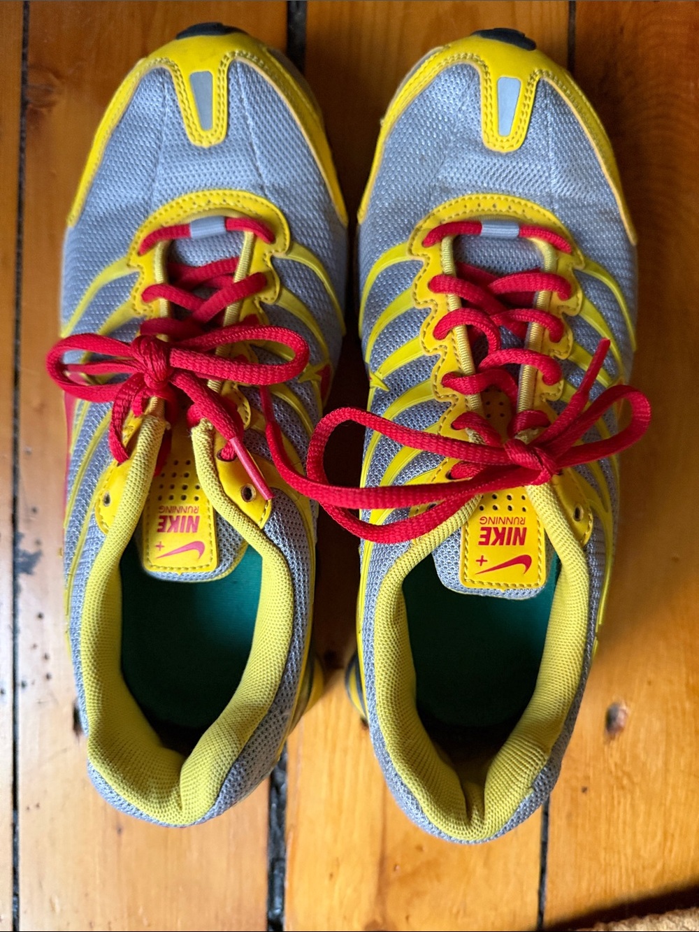 Nike Shox NikeID 2012 Yellow Gray Red Running Sneakers SIZE 8